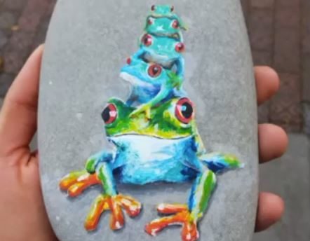 rock painting frogs